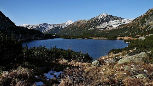 Nižné Temnosmrečinské pleso (v pozadí Liptovské kopy)